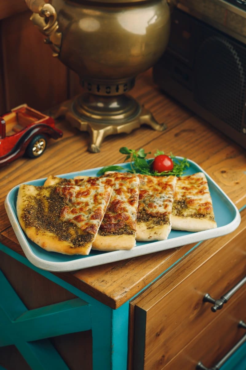 فطيرة زعتر بالجبن